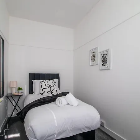 Bella House - 3 Bed House In Glasgow