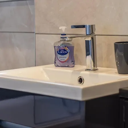 Bella House - 3 Bed House In Glasgow
