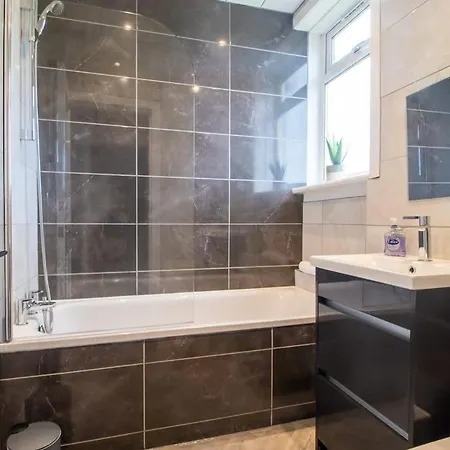 Apartment Bella House - 3 Bed House In Glasgow