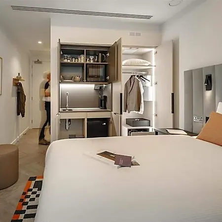 The Wellington By Adina 4*