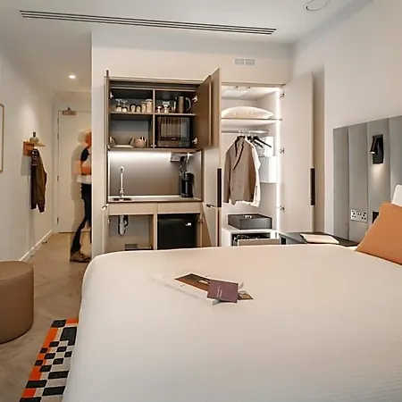 The Wellington By Adina 4*