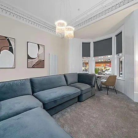 Apartamento Large 4 Bed - Sleeps 8 - Perfect For Long - 30 Sec Walk To Subway - 5 Min Drive To Centre