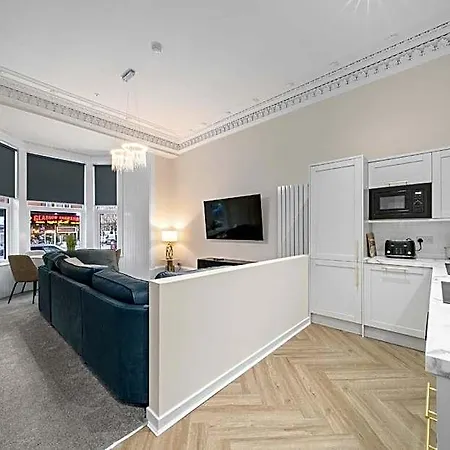 Apartamento Large 4 Bed - Sleeps 8 - Perfect For Long - 30 Sec Walk To Subway - 5 Min Drive To Centre *