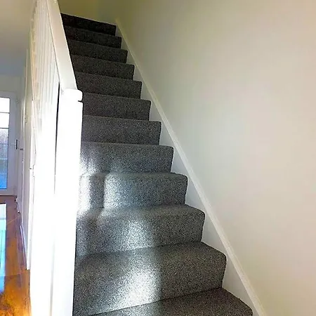 Hotel New & Delightful 3 Bed House In East Kilbride Glasgow