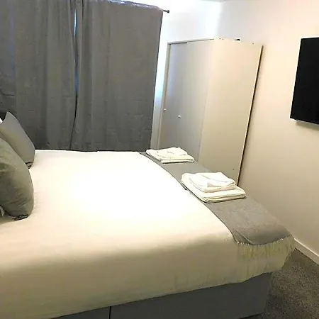 New & Delightful 3 Bed House In East Kilbride Hotel 4*