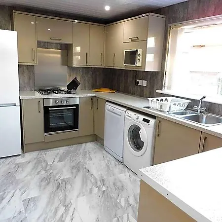 New & Delightful 3 Bed House In East Kilbride Hotel