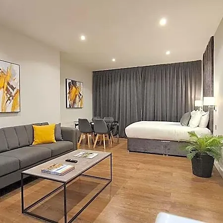 Vcity Lägenhetshotell 3*