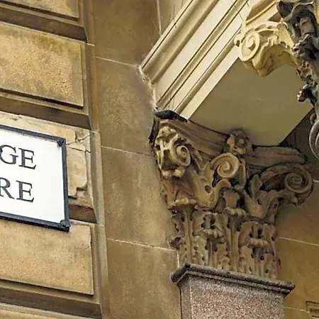 Dreamhouse Centre 4* Glasgow