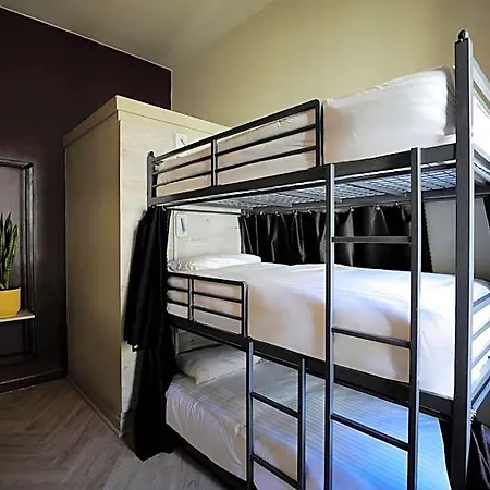 Revolver Hotel 4*