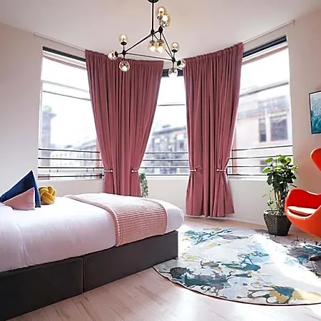Hotel Revolver 4*