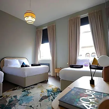 Hotel Revolver Glasgow