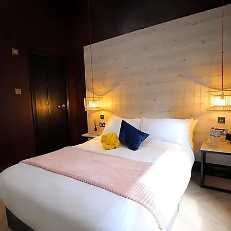 Hotel Revolver Glasgow