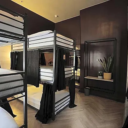 Revolver Hotel 4*