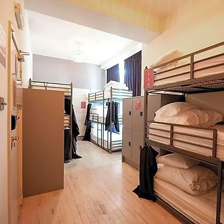 Hotel Revolver