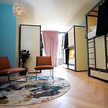 Revolver Hotel 4*