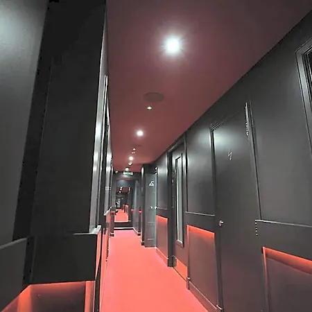 Hotel Revolver 4*