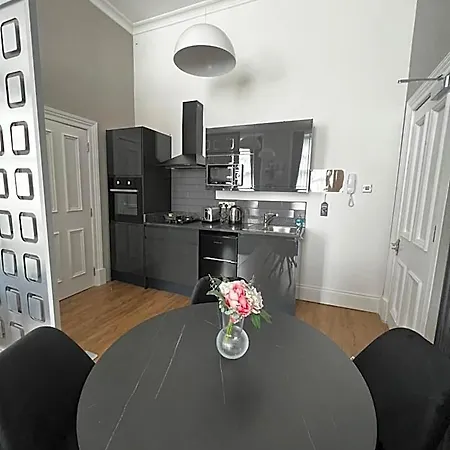 Amani - Centre 4* Glasgow