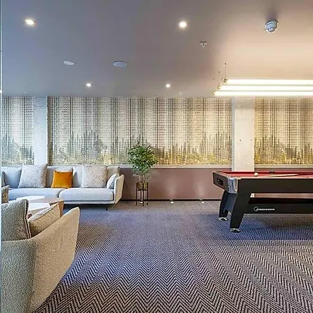 Sandman Signature Hotel