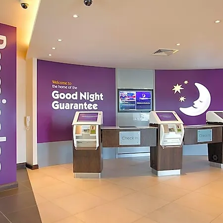 Premier Pacific Quay 3*