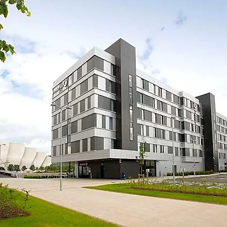 Premier Pacific Quay Hotel 3*