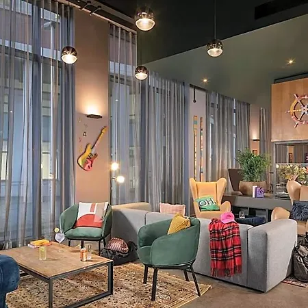 Moxy Merchant 4*