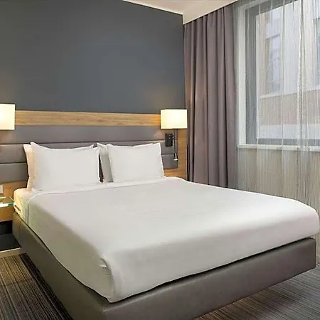 Hotel Moxy Merchant