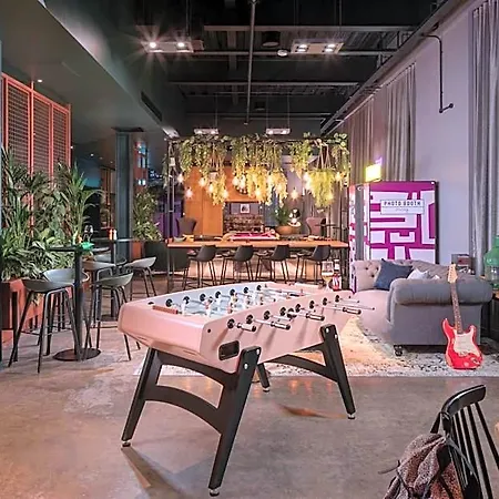 فندق Moxy Merchant
