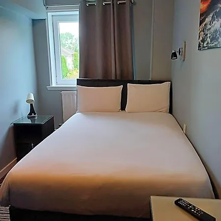 Kings Park Hotel