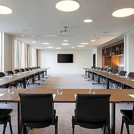 Отель Courtyard By Marriott Sec 4*