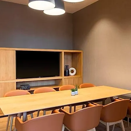 Courtyard By Marriott Sec Отель 4*