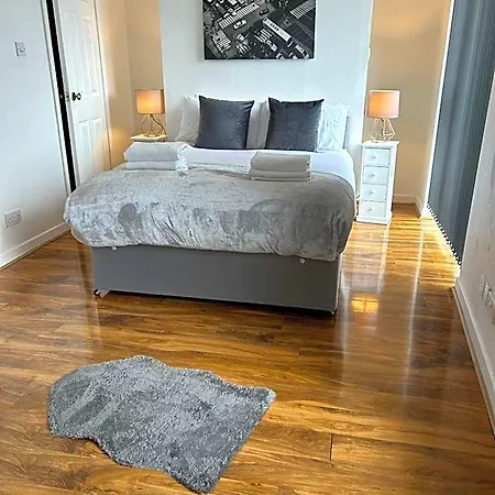Riverfront 4* Glasgow