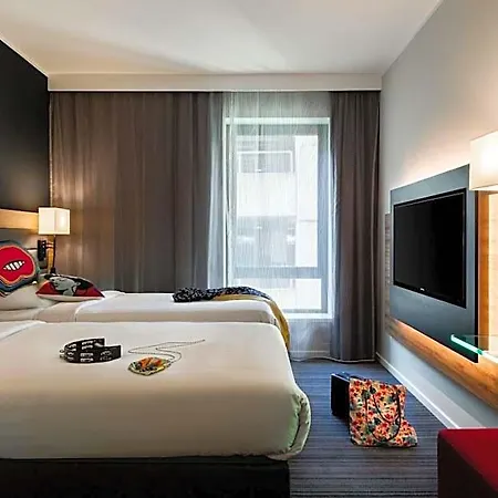 Hotel Moxy Sec 4*