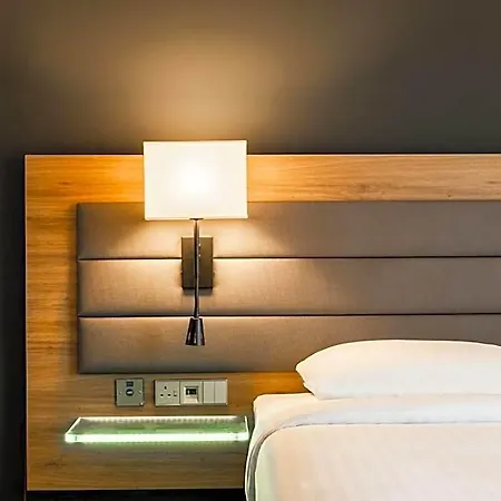 Moxy Sec Hotel 4*