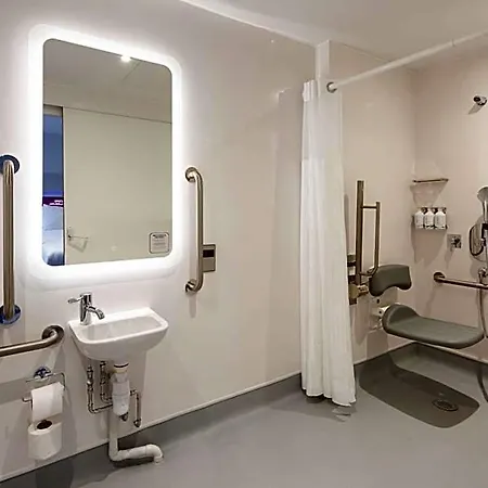 Yotel 4*