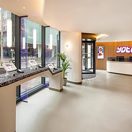 Yotel 4*
