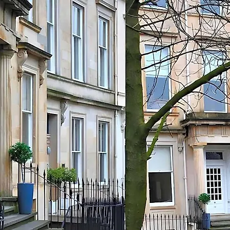 Hotel Dreamhouse West End 4*