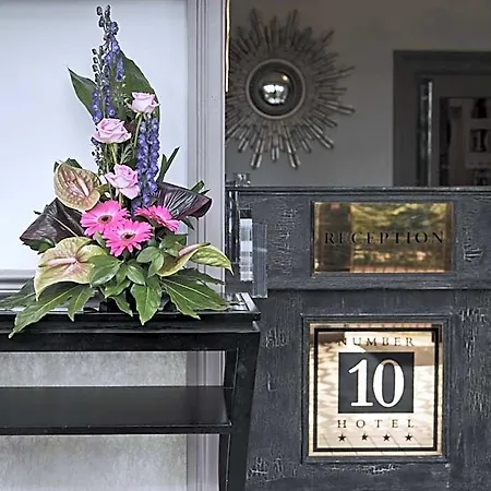 Number 10 Отель 4*