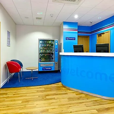 Travelodge Queen Street