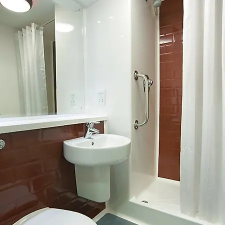 Hotel Travelodge Queen Street 3*