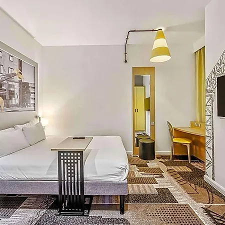 Ibis Styles Centre George Square Hotel 3*