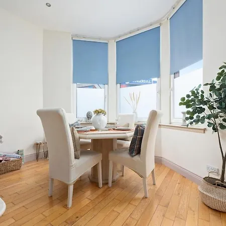 Апартаменты - Large Stylish 2 Bed Flat In Unique Ibrox Location Walking Distance To Subway And Free On-street Parking Глазго