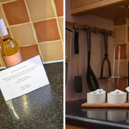 - Large Stylish 2 Bed Flat In Unique Ibrox Location Walking Distance To Subway And Free On-street Parking Глазго