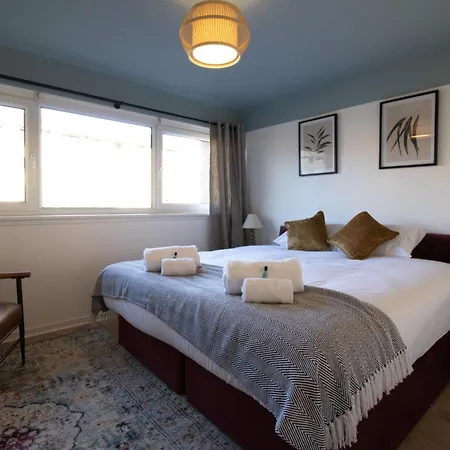 West End 3br Flat Near Kelvinbridge Woodside בית נופש *