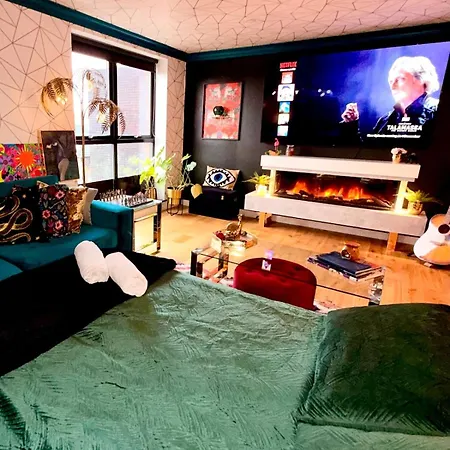 홈스테이 Ensuite By Commonwealth Stadium Emirates Arena *