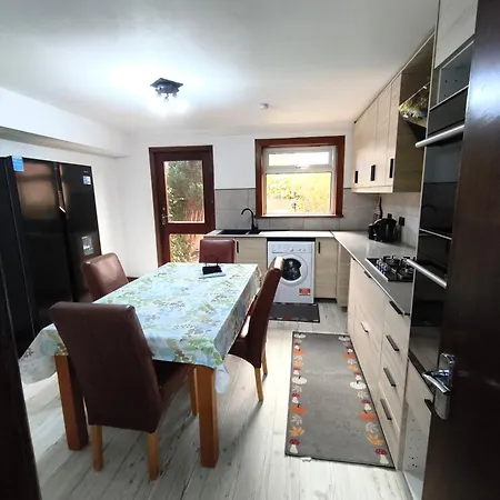 בית נופש Pi-garden House - 4 Double Bedrooms - Free Optic Fibre Wifi And Parking
