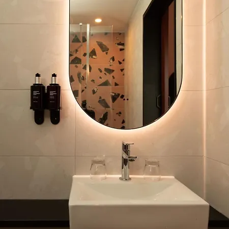 The Address Wren 4*