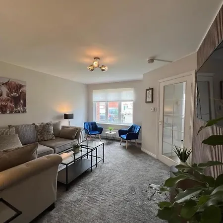 Large 3-bed With Private Garden