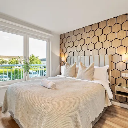 Spacious 5br Townhouse With Free Parking * גלאזגו