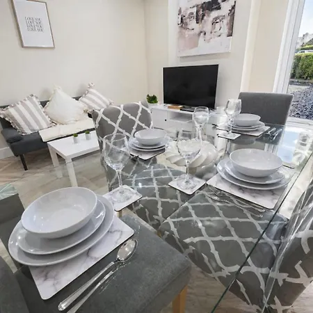 Cosy 2 Bdr In Glasglow - Sleeps 6 - Parking