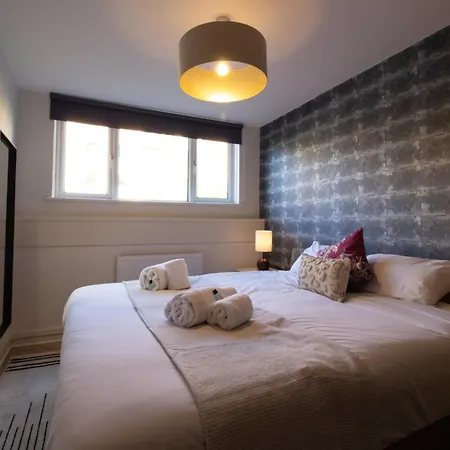 West End 3br Flat Near Kelvinbridge Woodside גלאזגו